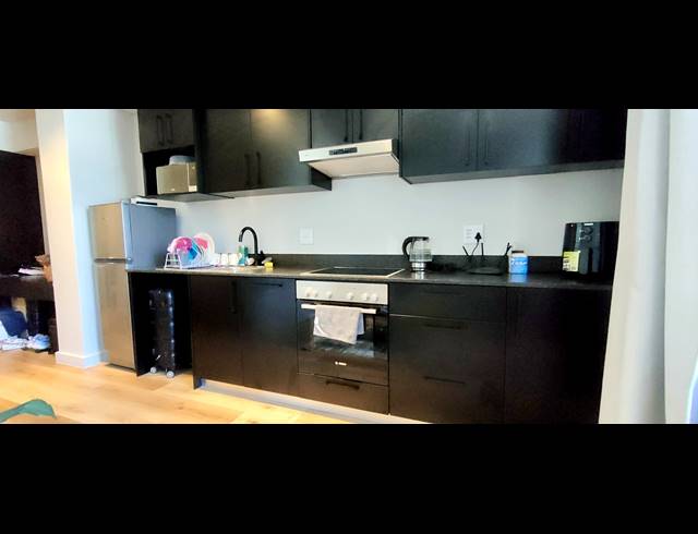 BEDROOM APARTMENT FOR SALE IN CAPE TOWN CITY CENTRE